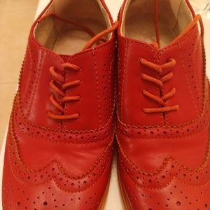 Brownish lace Oxford shoes